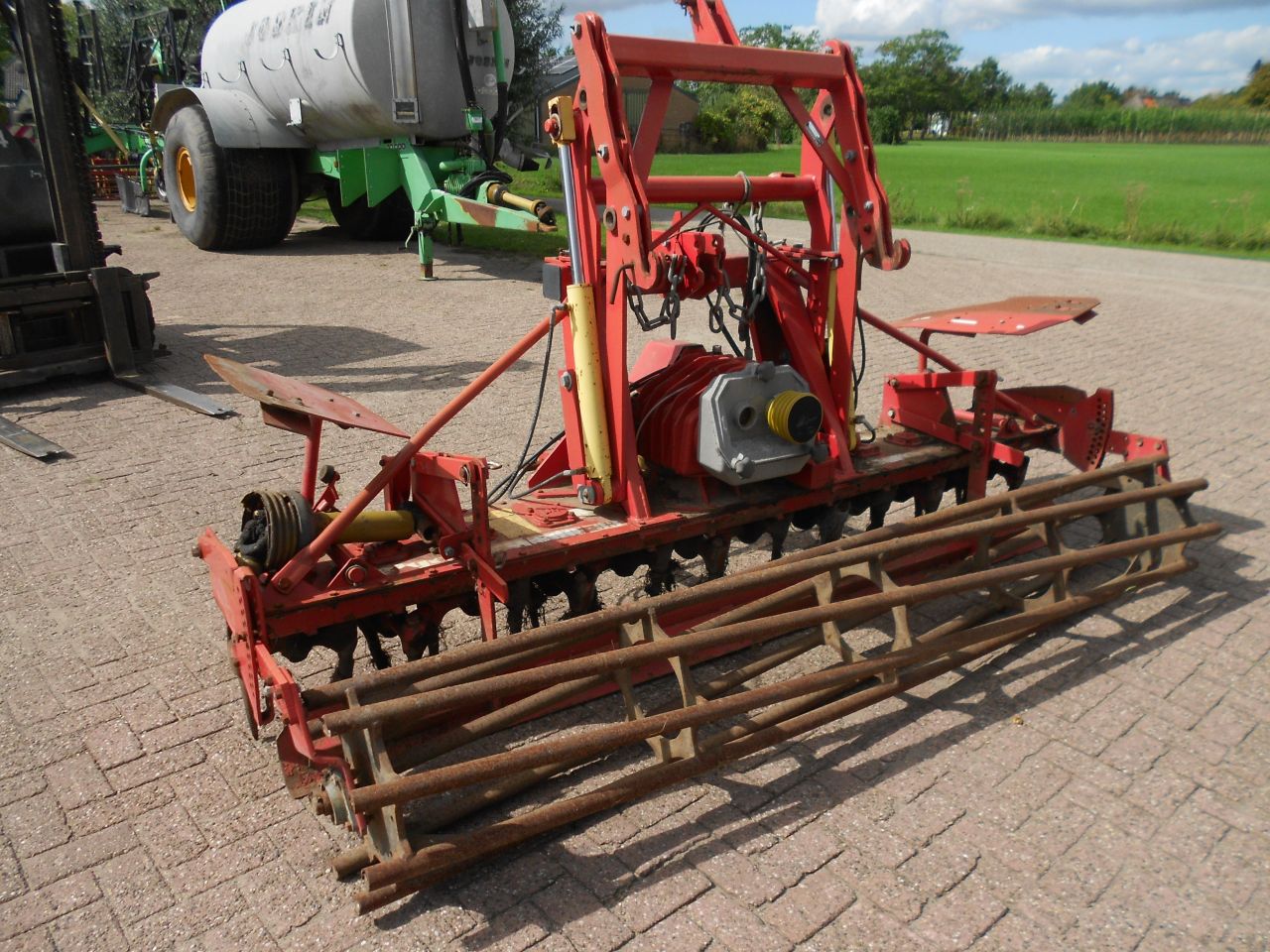Lely terra 300-33