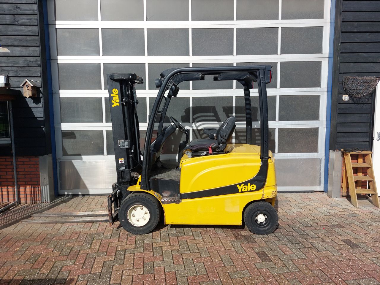 Yale ERP25 triplex sideshift 2013