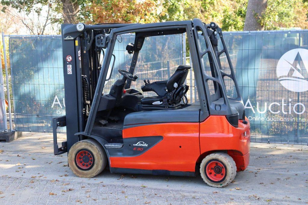 Linde E30L-01 Electric Forklift 3000kg 2015