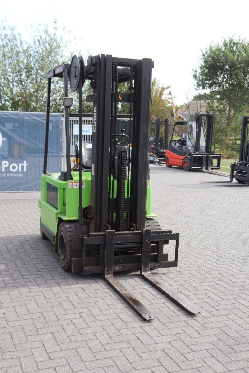 Clark EM25S Elektrogabelstapler 2500 kg 5,6 m 2005
