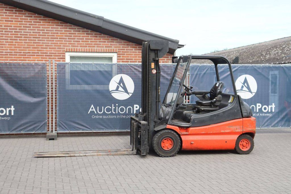 Linde E30-02 Elektrogabelstapler 3000kg 2000
