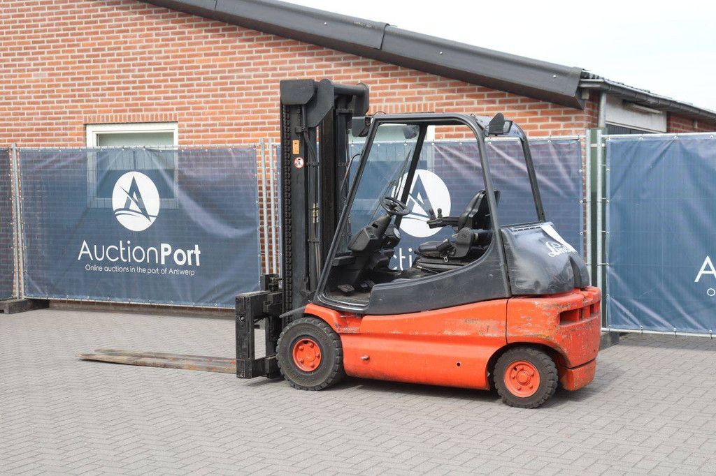 Linde E30-02 Elektrogabelstapler 3000kg 2000
