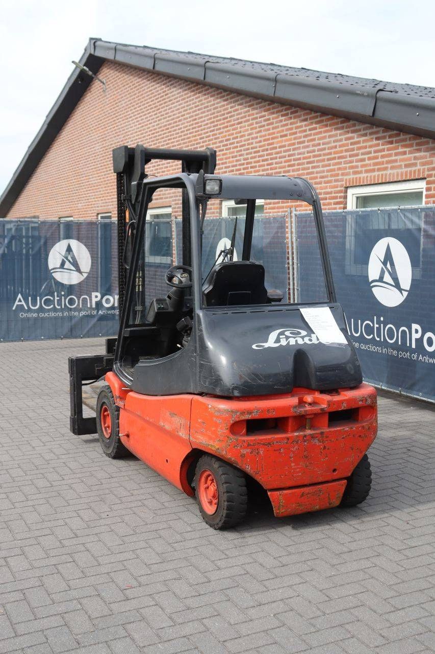 Linde E30-02 Elektrogabelstapler 3000kg 2000