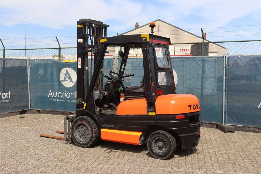 Gabelstapler Toyota 02-6FD30 Diesel 3000kg 4.0m 1998