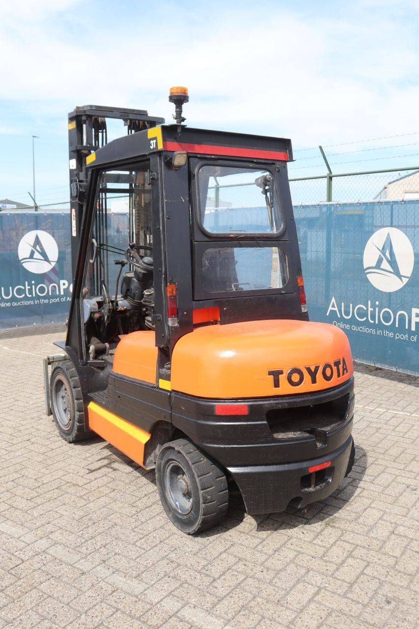 Gabelstapler Toyota 02-6FD30 Diesel 3000kg 4.0m 1998