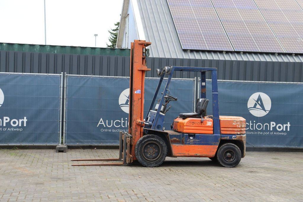 Gabelstapler Toyota 02-5FD30 Diesel 3000 kg 4,0 m