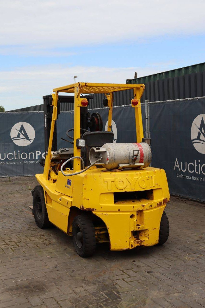 Gabelstapler Toyota 4FG25 LPG 2400 kg 4,3 m