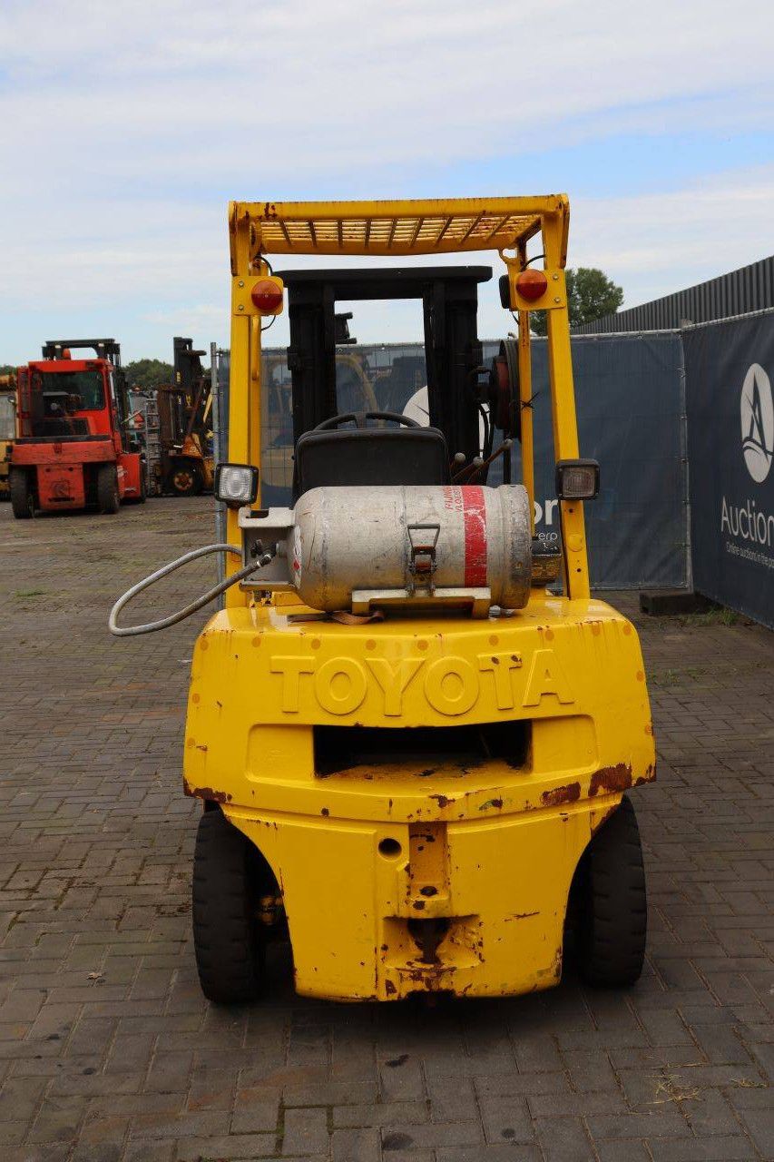 Gabelstapler Toyota 4FG25 LPG 2400 kg 4,3 m