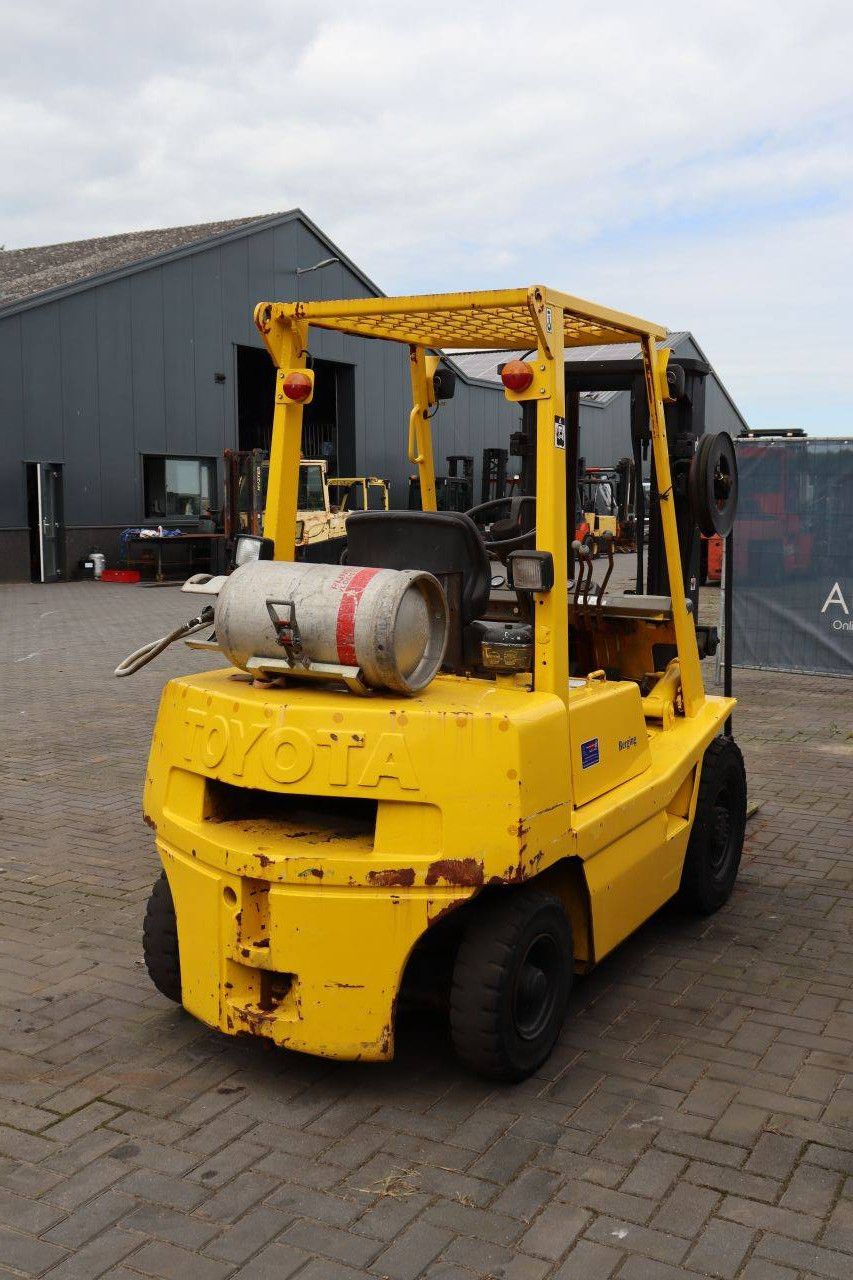 Gabelstapler Toyota 4FG25 LPG 2400 kg 4,3 m