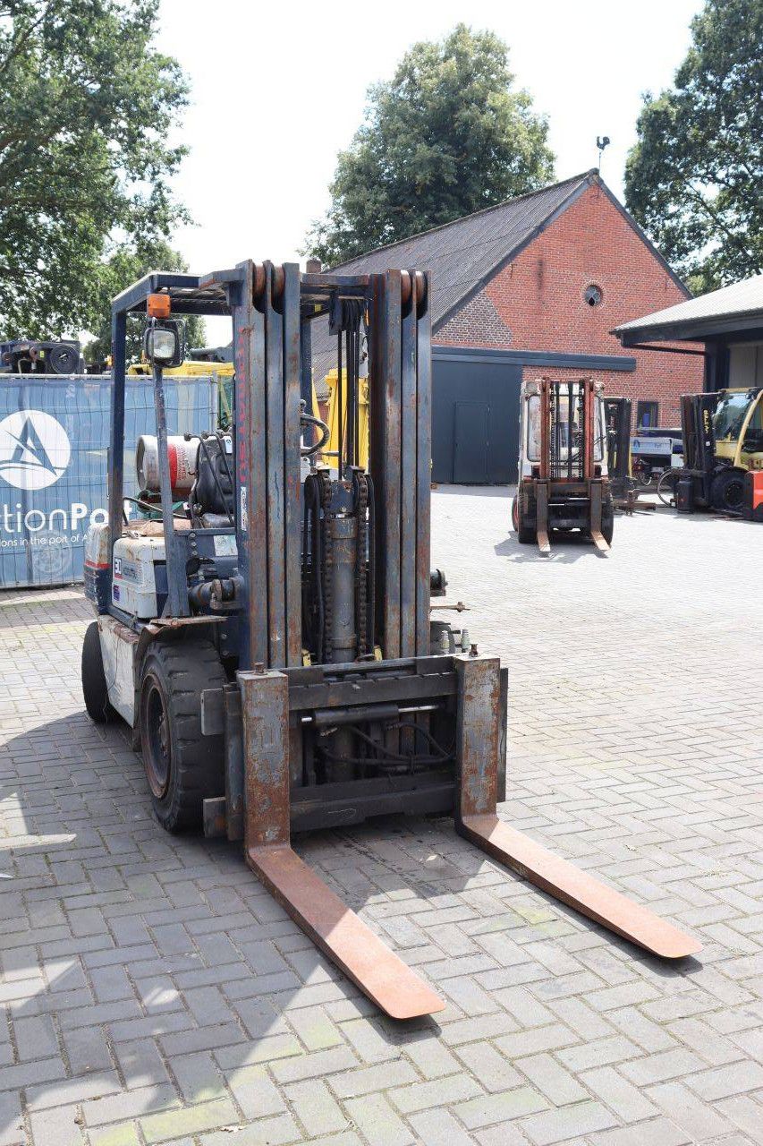Komatsu FG30 LPG Gabelstapler 2900 kg 4,3 m