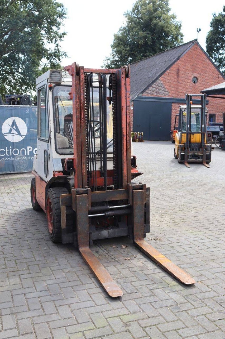 Forklift Nissan EGF02-A30U Diesel 3000kg 3.2m