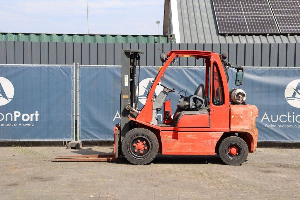 Heftruck Nissan UGD02A30PQ LPG 3000kg 4.75m 2003