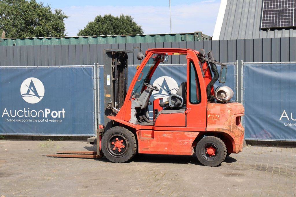 Heftruck Nissan UGD02A30PQ LPG 3000kg 4.75m 2003