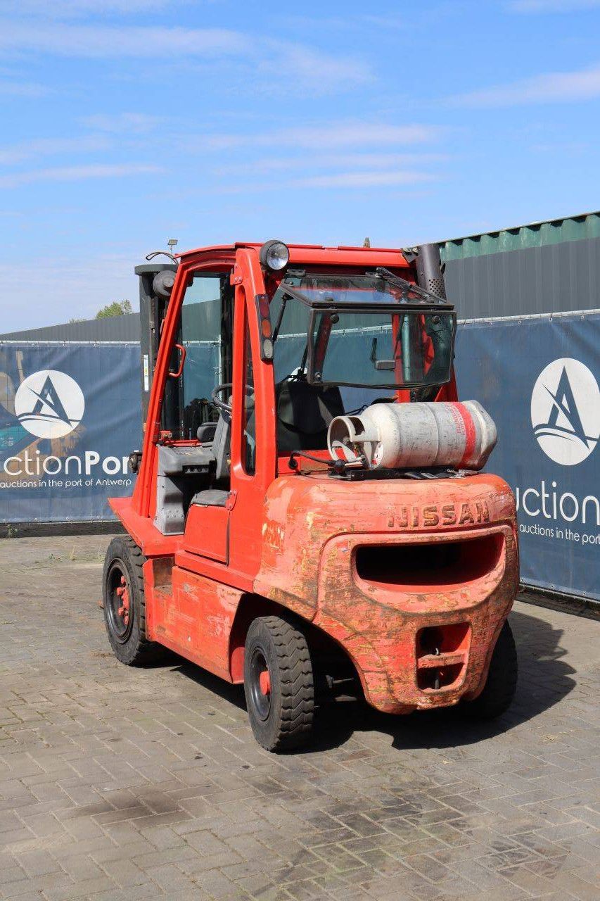 Heftruck Nissan UGD02A30PQ LPG 3000kg 4.75m 2003