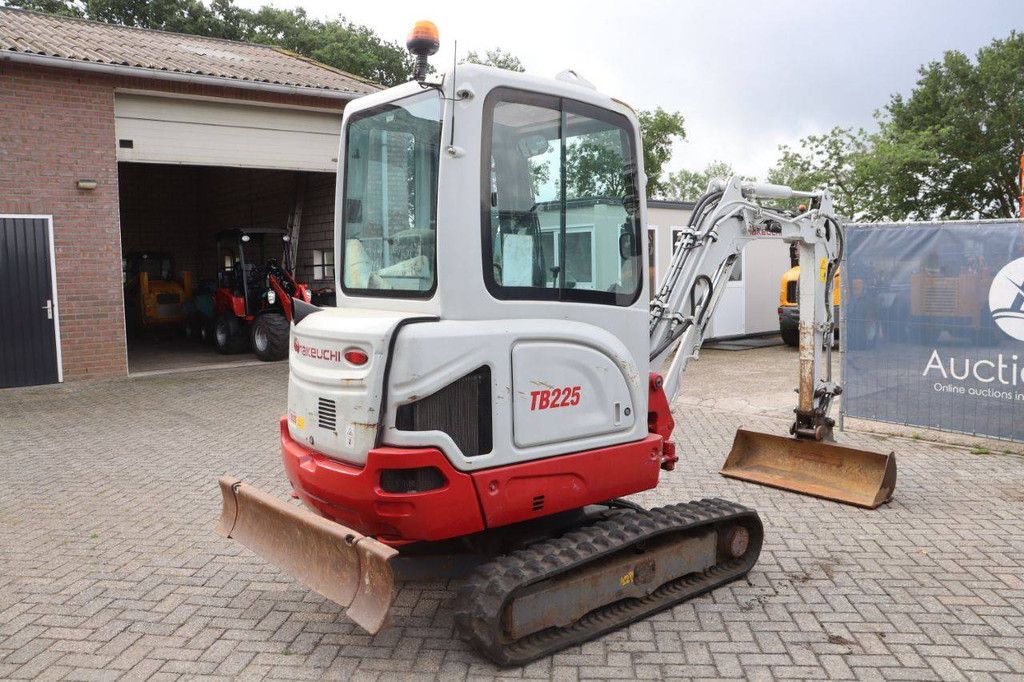 Mini excavator Takeuchi TB225 Diesel 16.5kW 2018