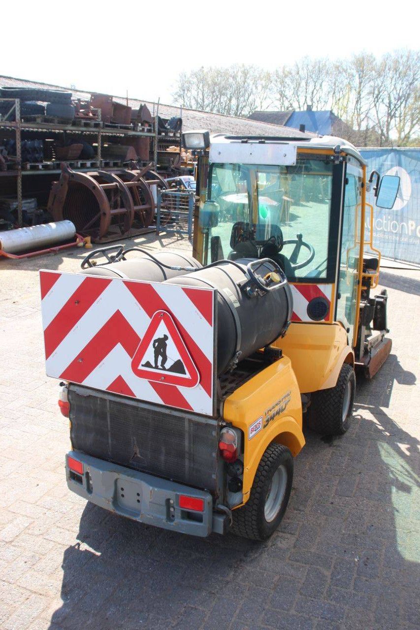Heylens Belos TP 3440 Diesel-Geräteträger 2012 mit Unkrautbrenner