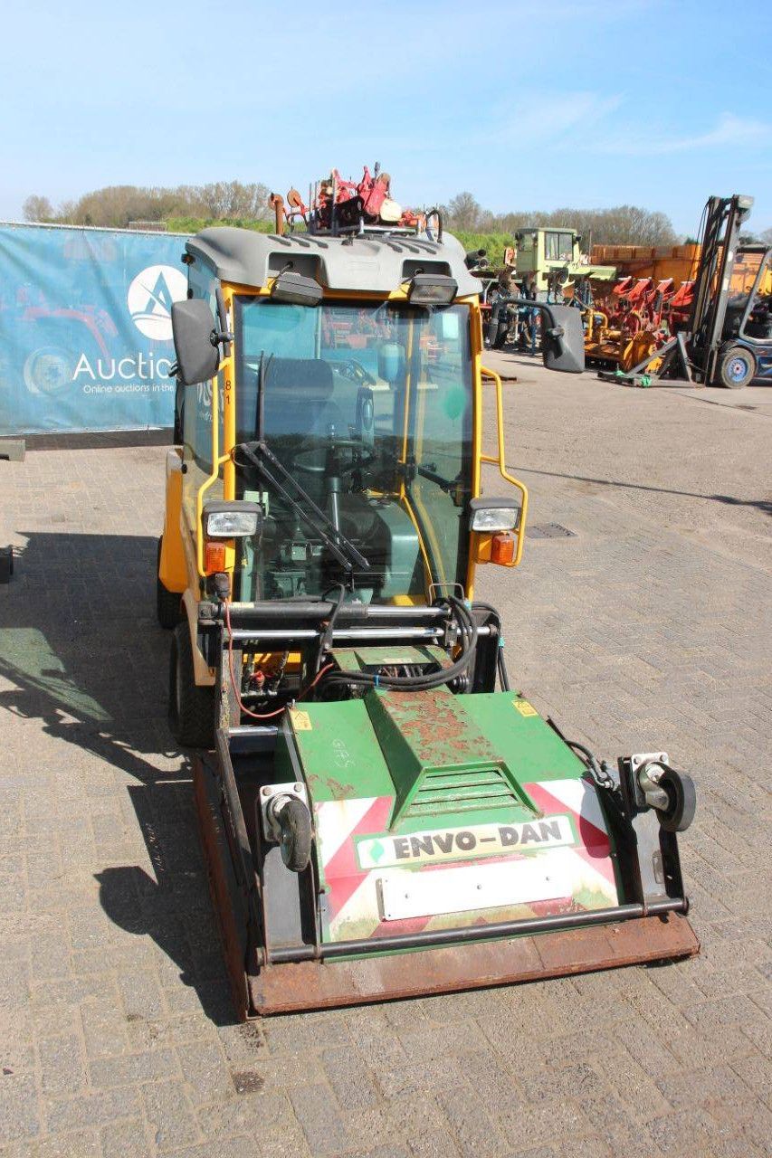 Heylens Belos TP 3440 Diesel-Geräteträger 2012 mit Unkrautbrenner