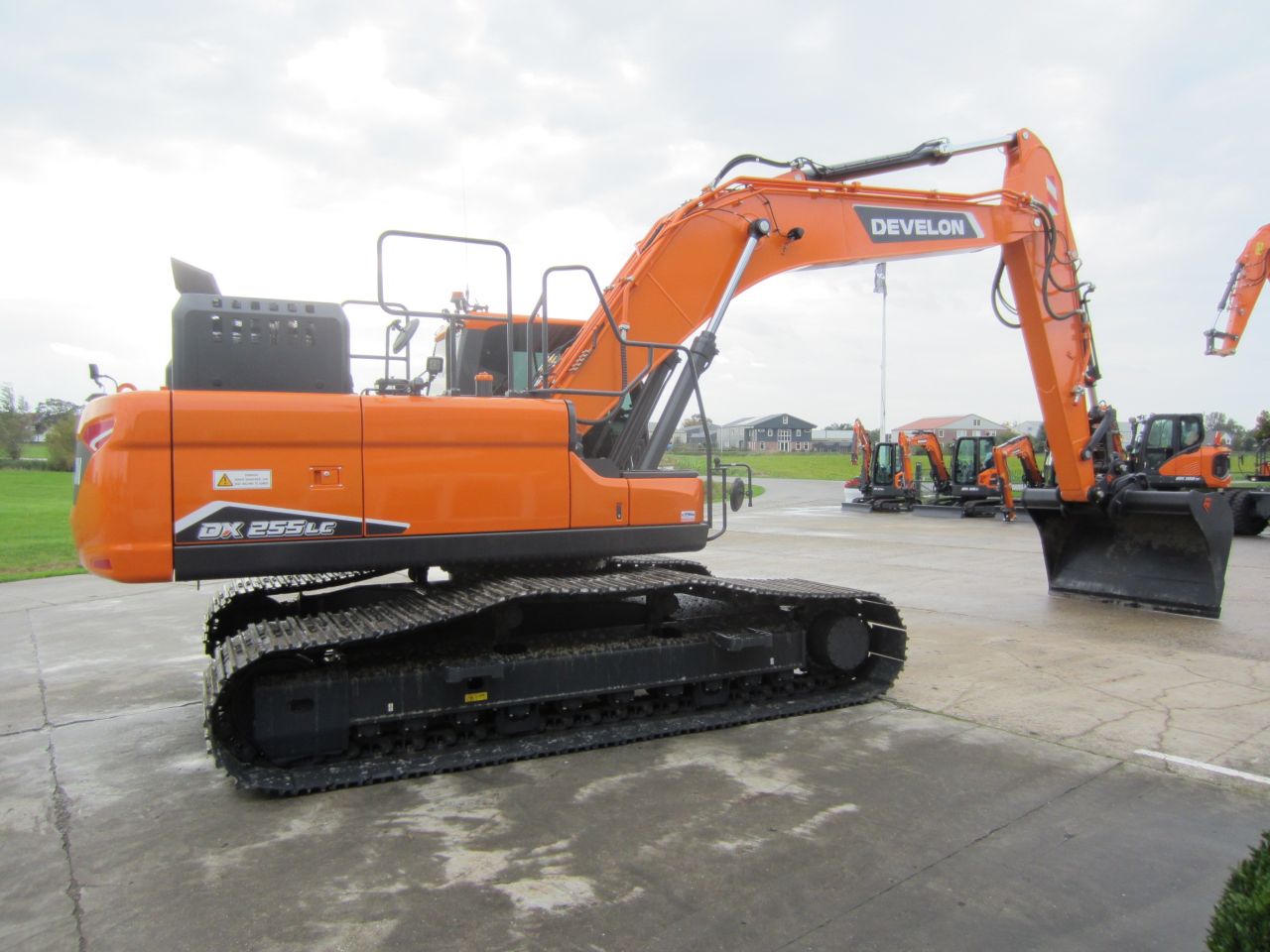Develon DX255LC-7