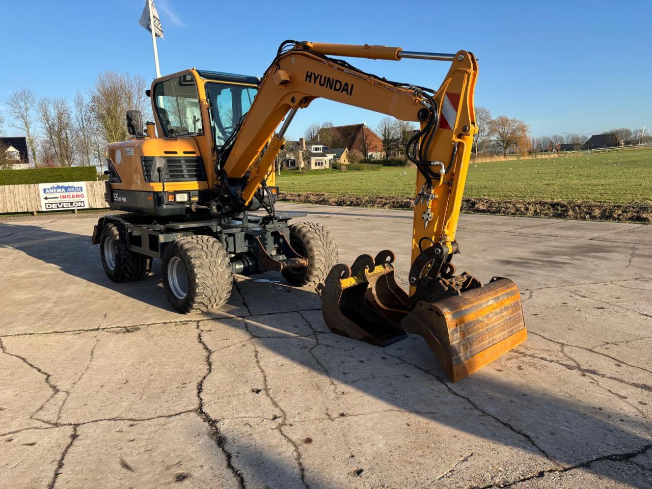 Hyundai R55W-9A