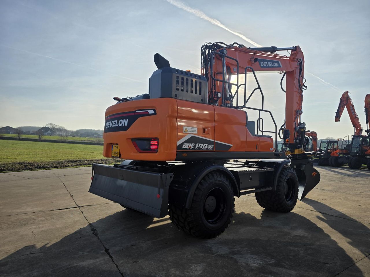 Develon DX170W-7