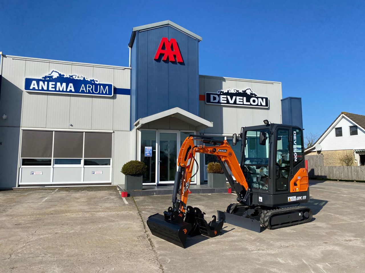 Develon DX19-7