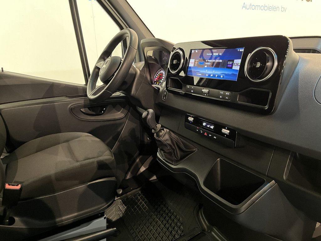 Mercedes-Benz Sprinter 317 CDI L3H2 RWD / Euro 6 / Airco / Cruise Control Adap. / Camera / 17.100 KM !!