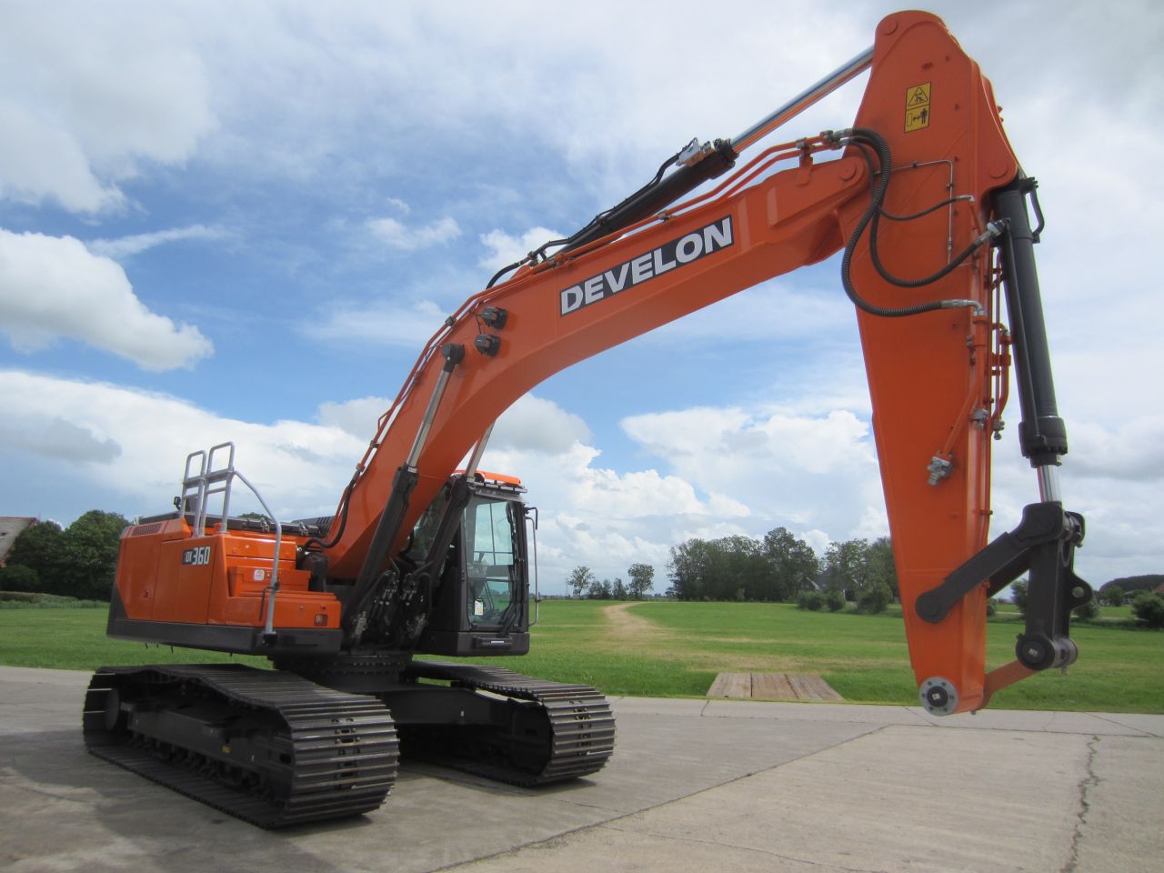 Develon DX360LC-9