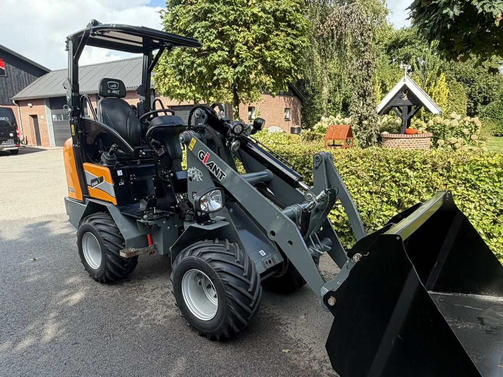 Giant G1500 W15