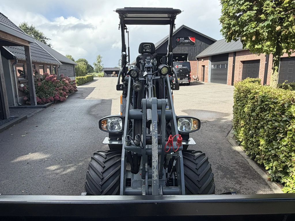 Giant G1500 W15
