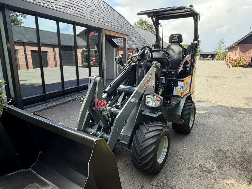 Giant G1500 W15