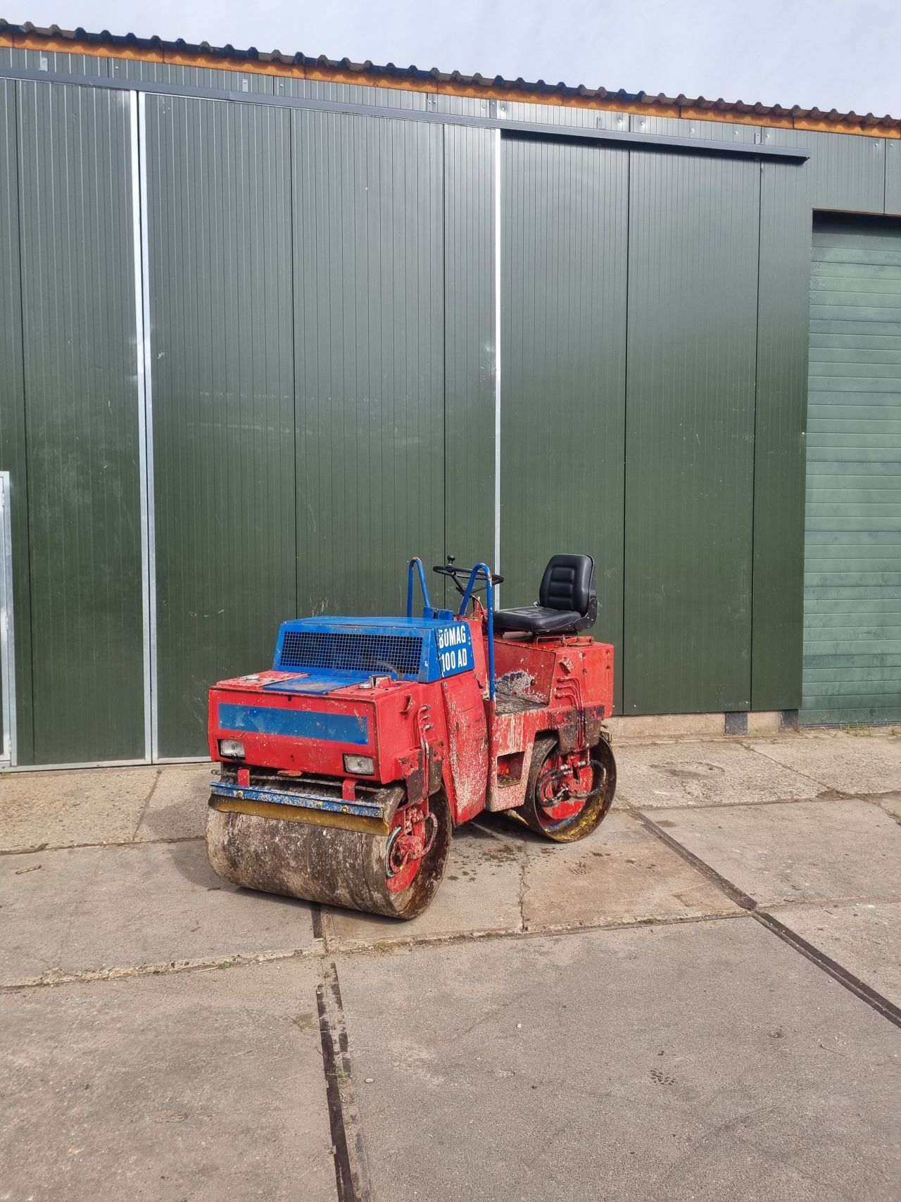 Bomag 100 AD trilwals