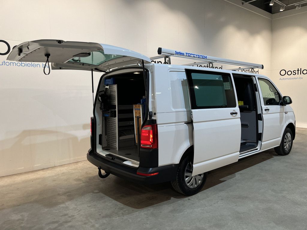 Volkswagen Transporter 2.0 TDI L2H1 4Motion 4X4 150 PK / Servicebus / Sortimo Inrichting / Euro 6 / Airco / Camera / Trekhaak / Cruise Control / Navigatie / Klep / Imperiaal