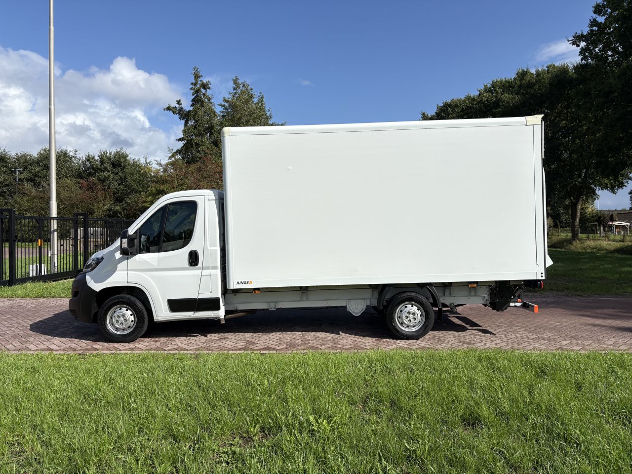 Peugeot Boxer 2.2 141pk Bakwagen Laadklep 750 KG N1