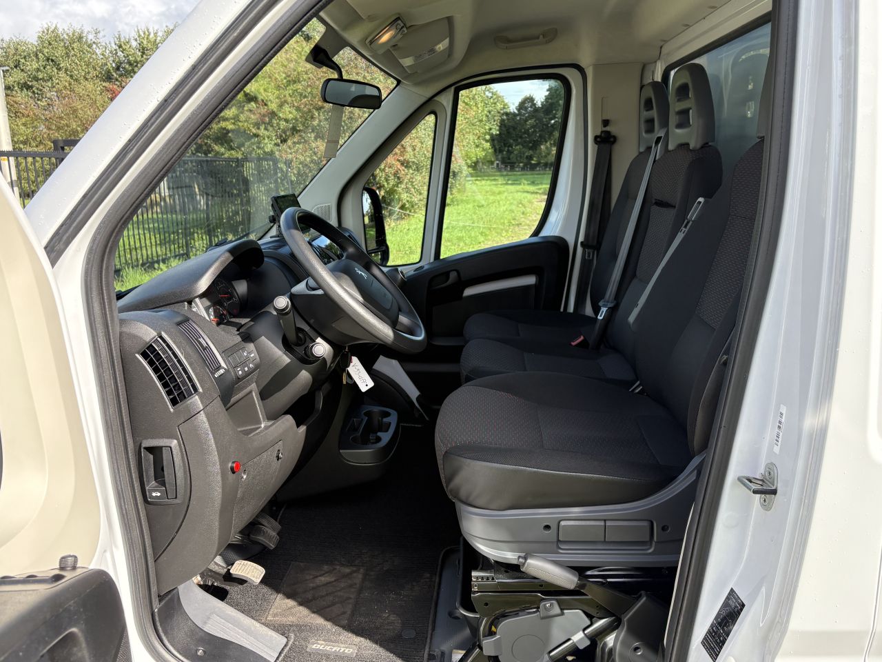 Peugeot Boxer 2.2 141pk Bakwagen Laadklep 750 KG N1