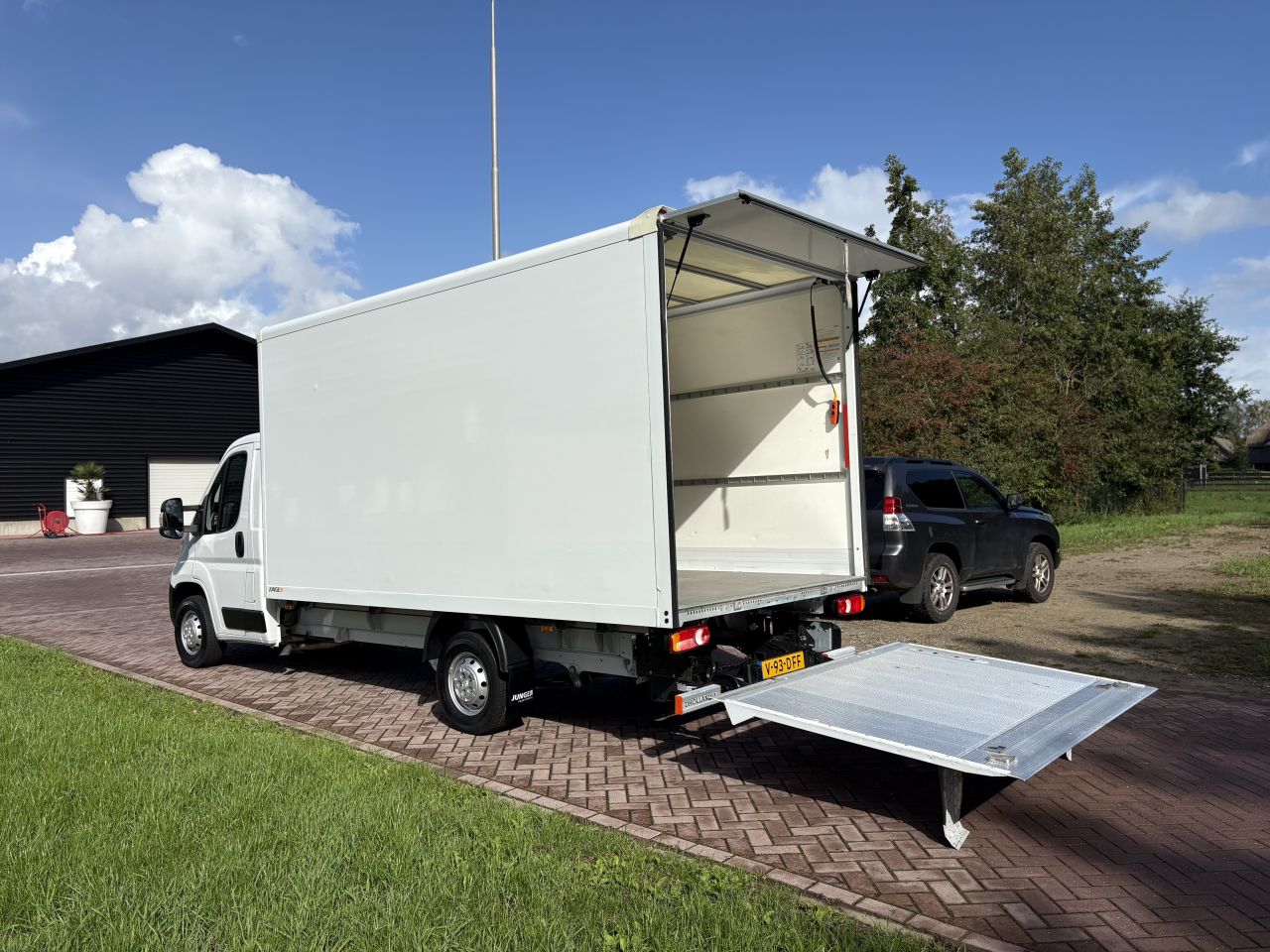 Peugeot Boxer 2.2 141pk Bakwagen Laadklep 750 KG N1