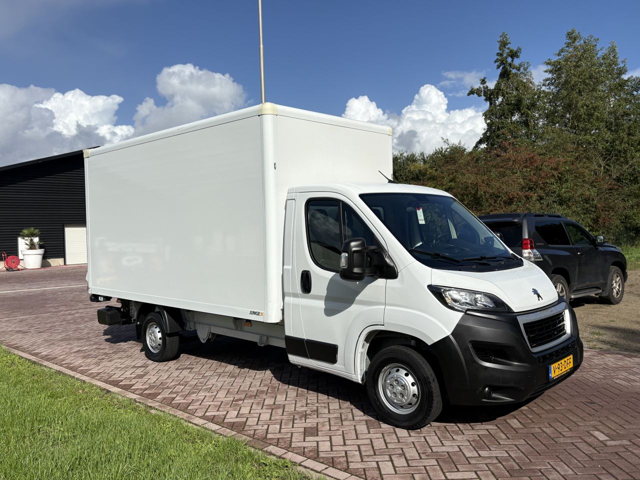 Peugeot Boxer 2.2 141pk Bakwagen Laadklep 750 KG N1