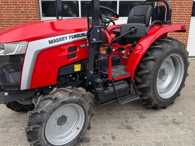 Massey Ferguson 1E. 40
