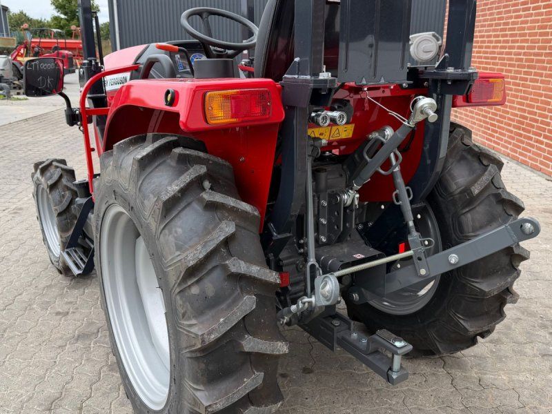 Massey Ferguson 1E. 40