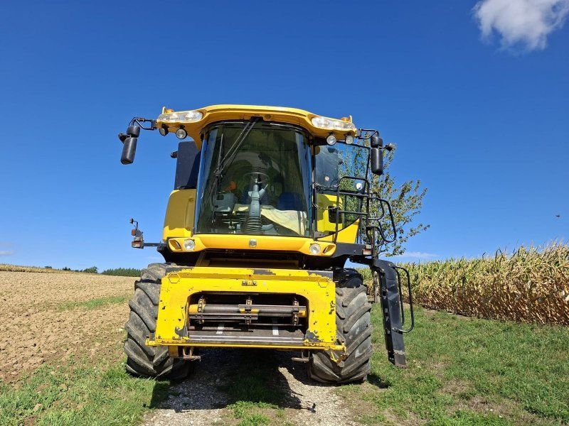 New Holland CX8040