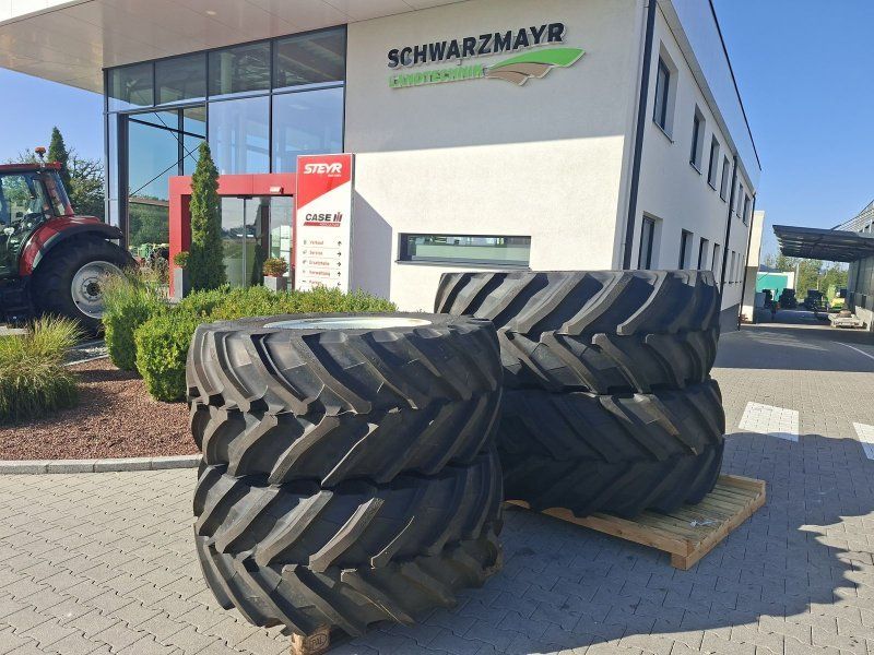 Trelleborg 710/60R42+600/60R30 Kompletträder