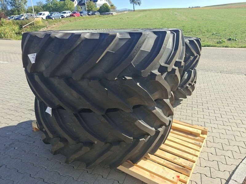 Trelleborg 710/60R42+600/60R30 Kompletträder