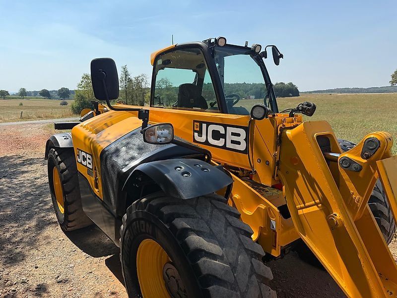 JCB 541/70