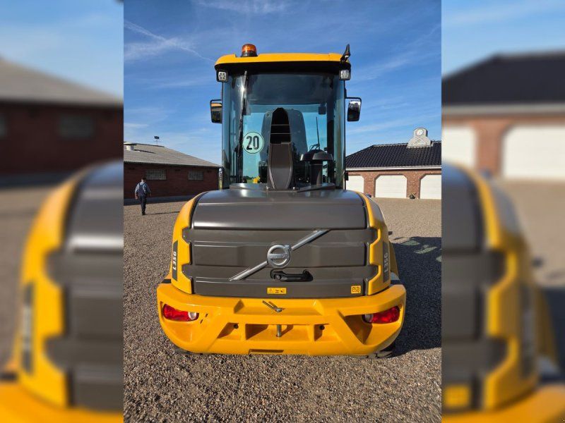 Volvo L 35 G årg.  med kun 880 timer, ser ud som ny.