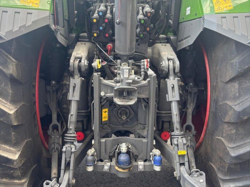 Fendt 832 Vario (Gen5)