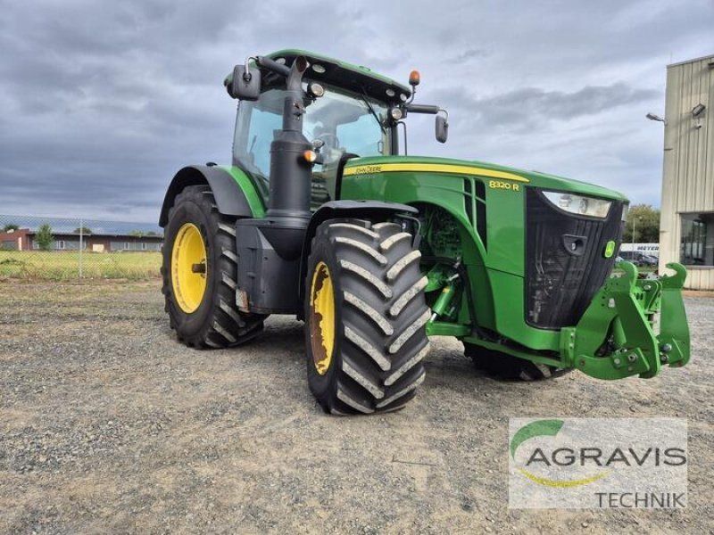 John Deere 8320 R