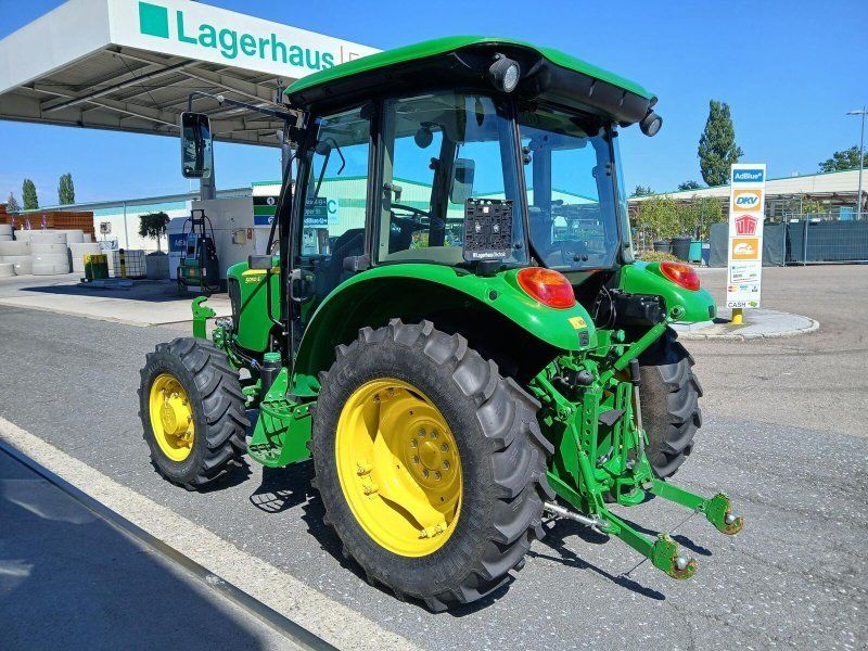John Deere 5050E