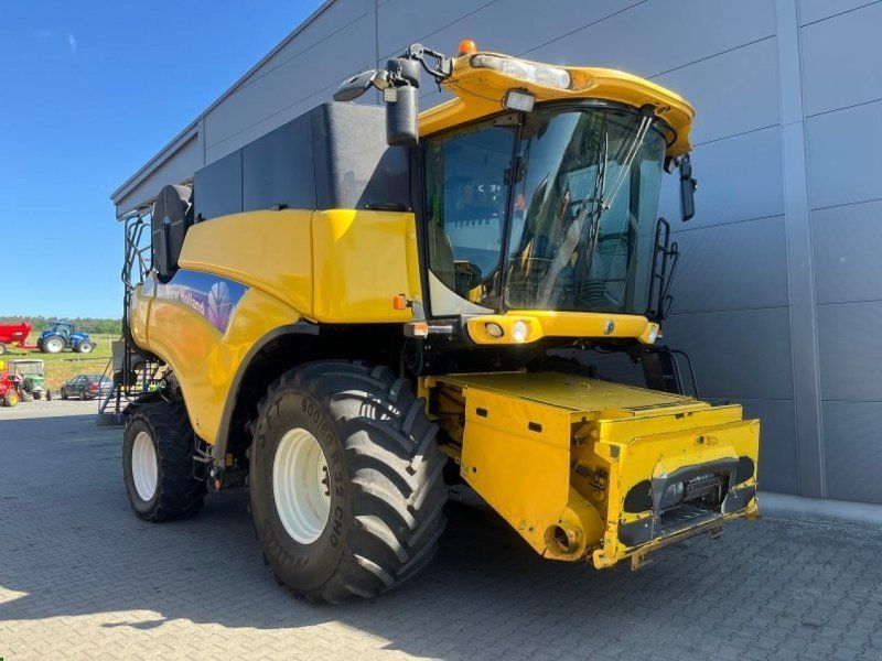 New Holland CR 9070 Eleion
