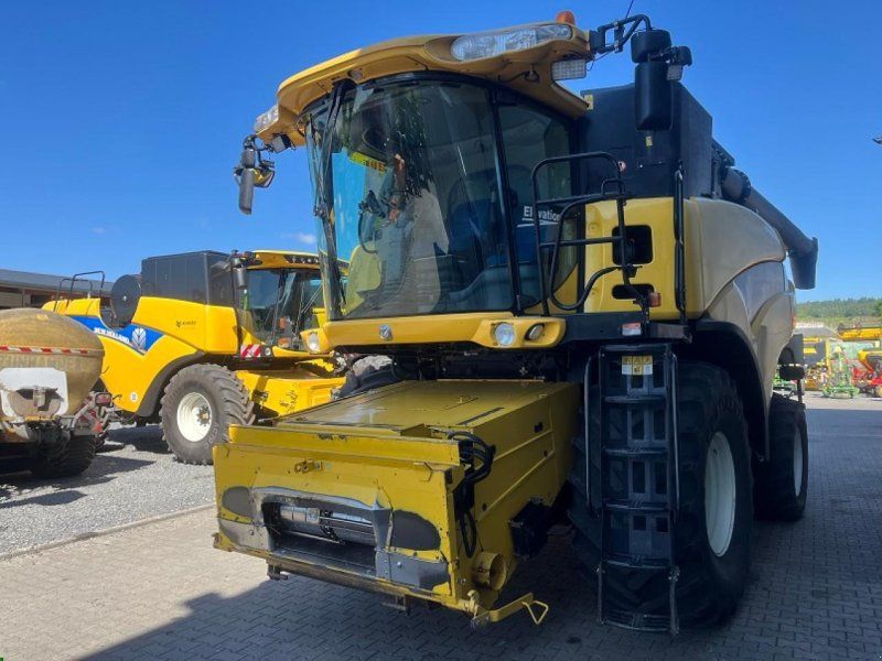New Holland CR 9070 Eleion
