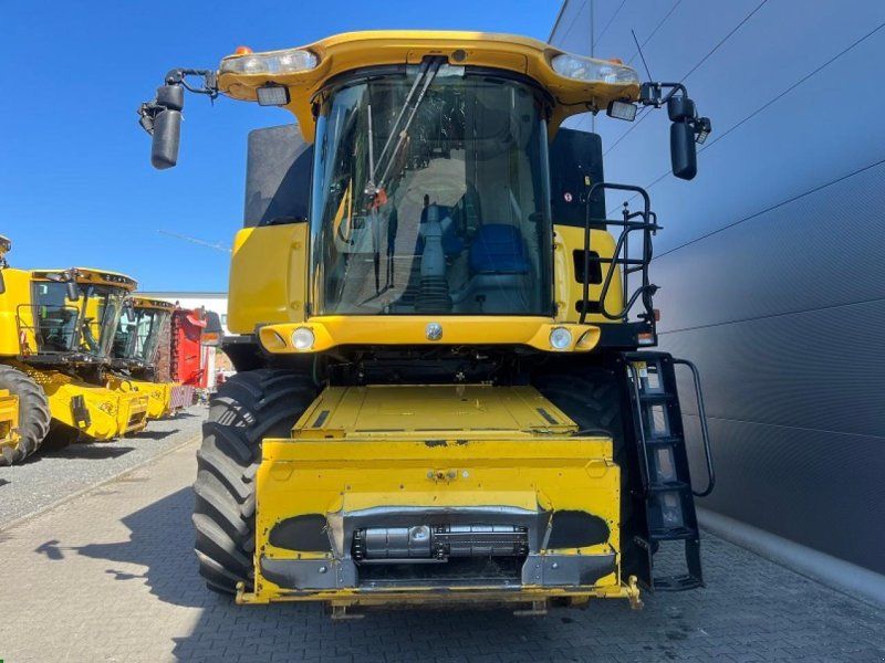 New Holland CR 9070 Eleion