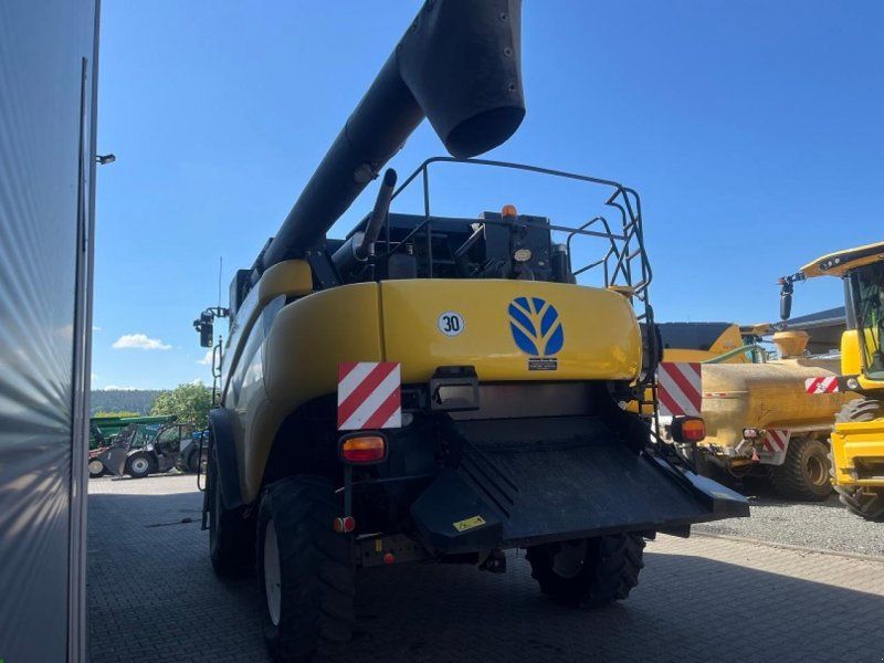 New Holland CR 9070 Eleion